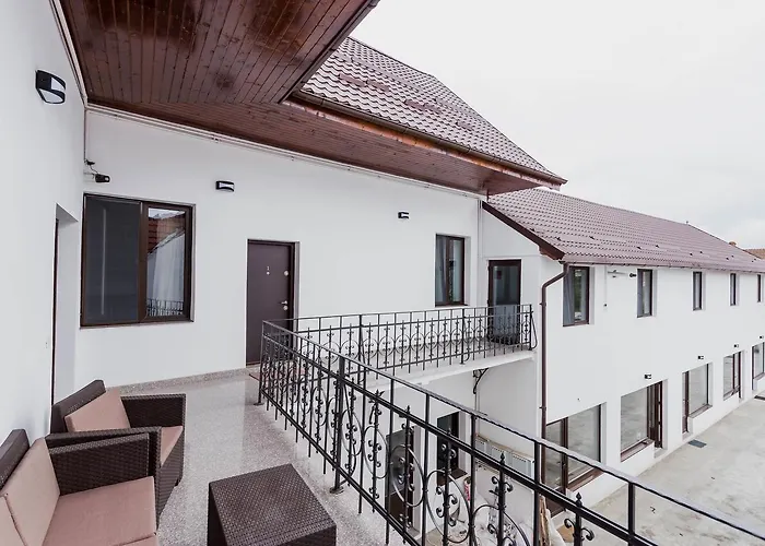 Elegant House Hotel Fagaras photo